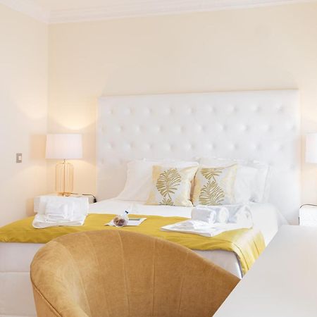 Sunny, The House - Al Vandrehjem FAO Eksteriør billede